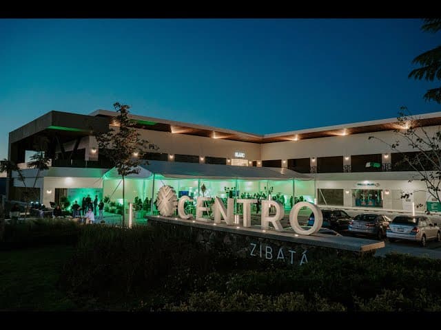 Plaza comercial Zibatá 1