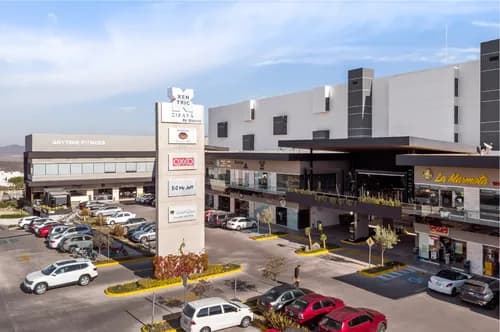 Plaza comercial Zibatá 2